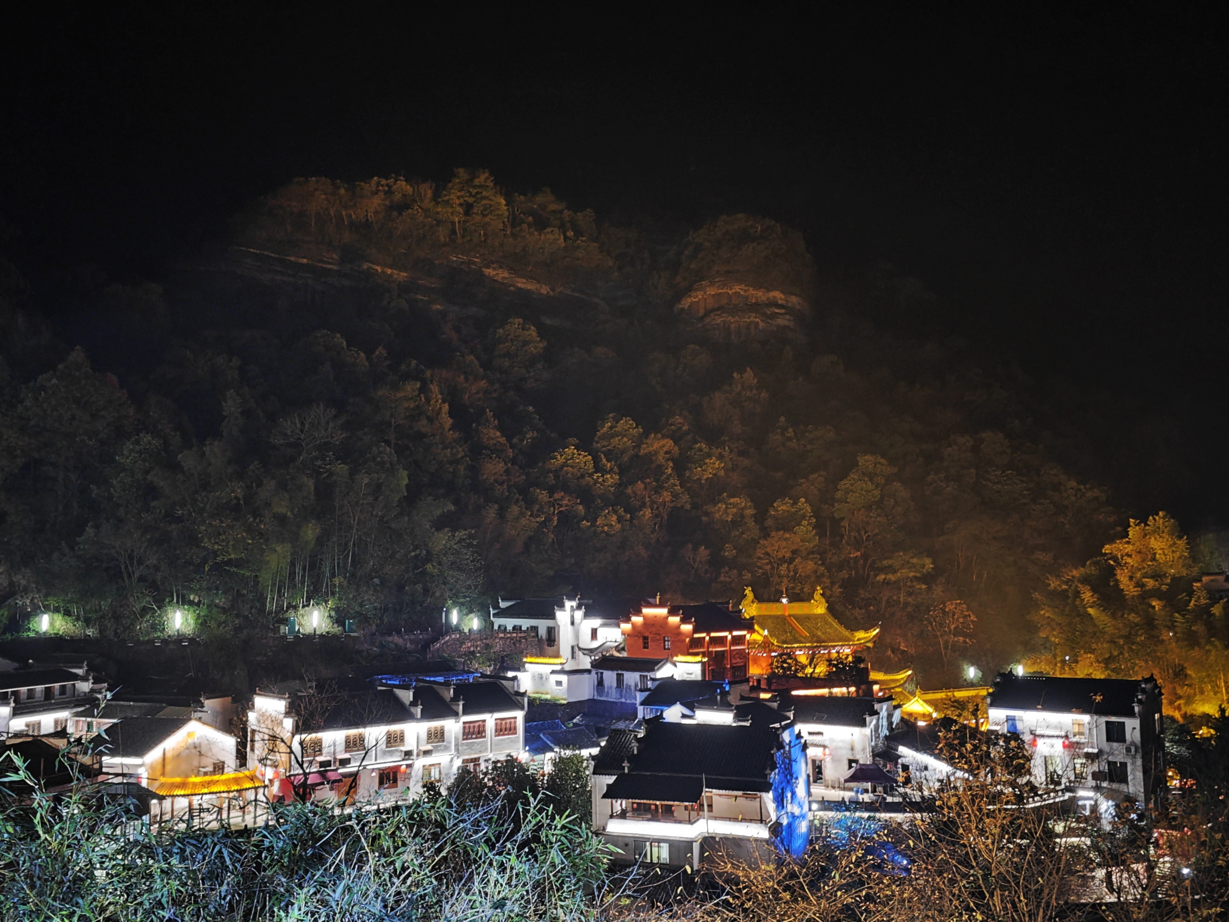 独行侠秋游齐云山