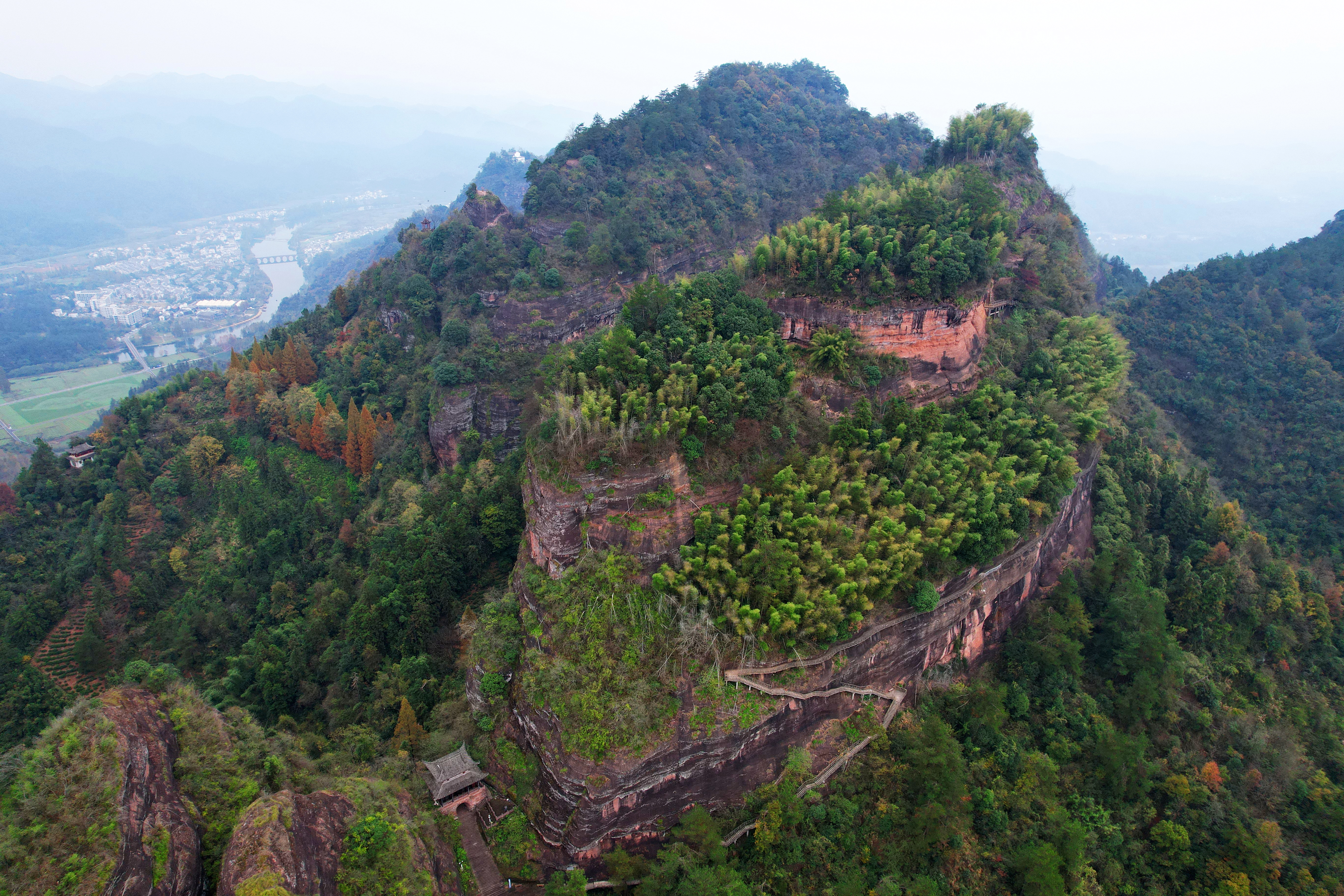独行侠秋游齐云山