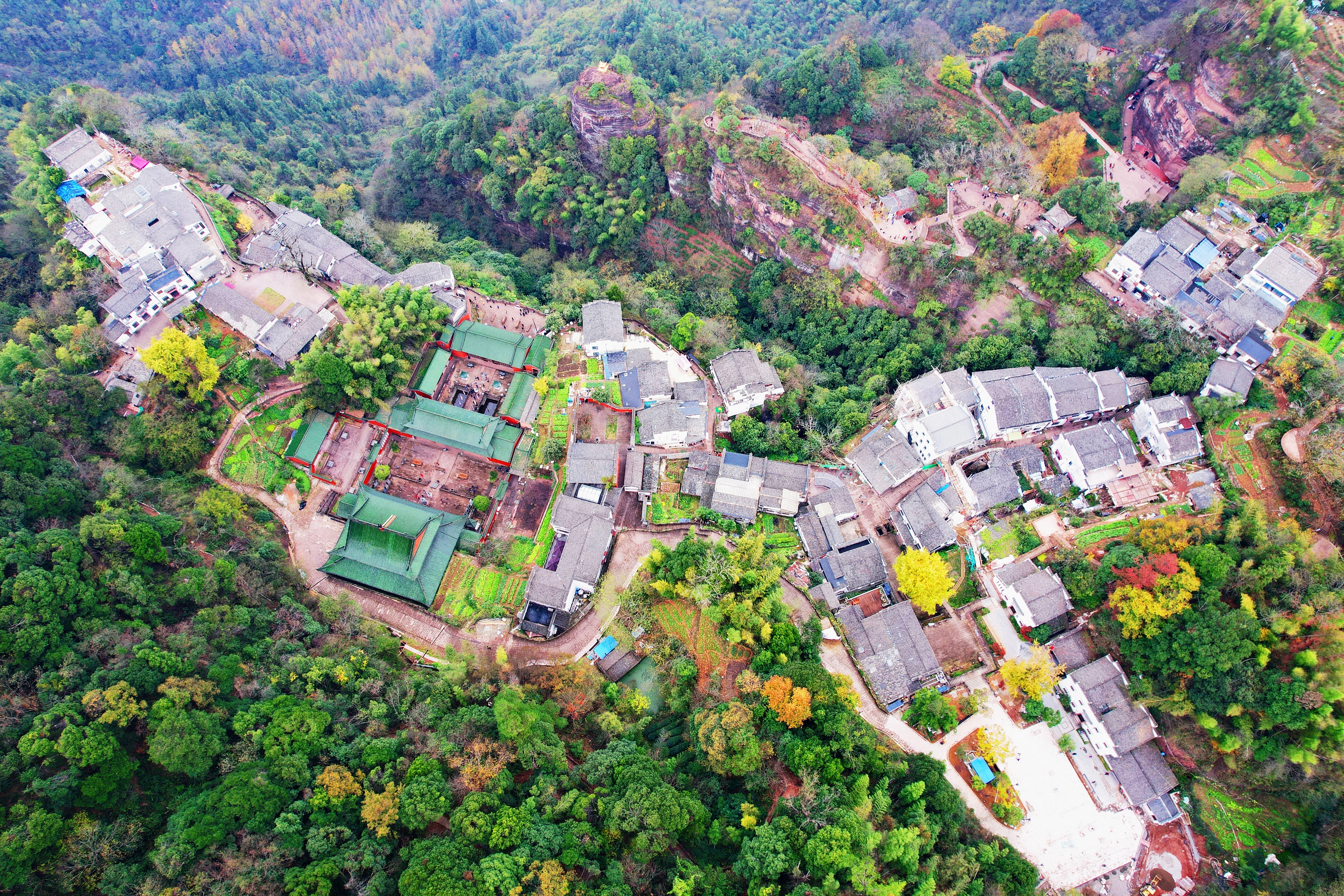 独行侠秋游齐云山