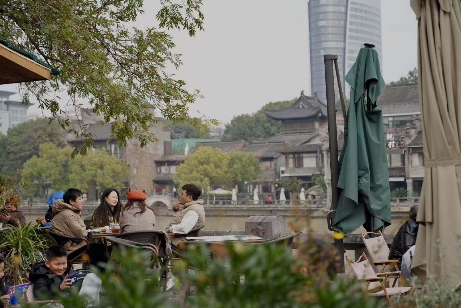 跟上,不要掉队!一块从桥西直街漫步到小河直街