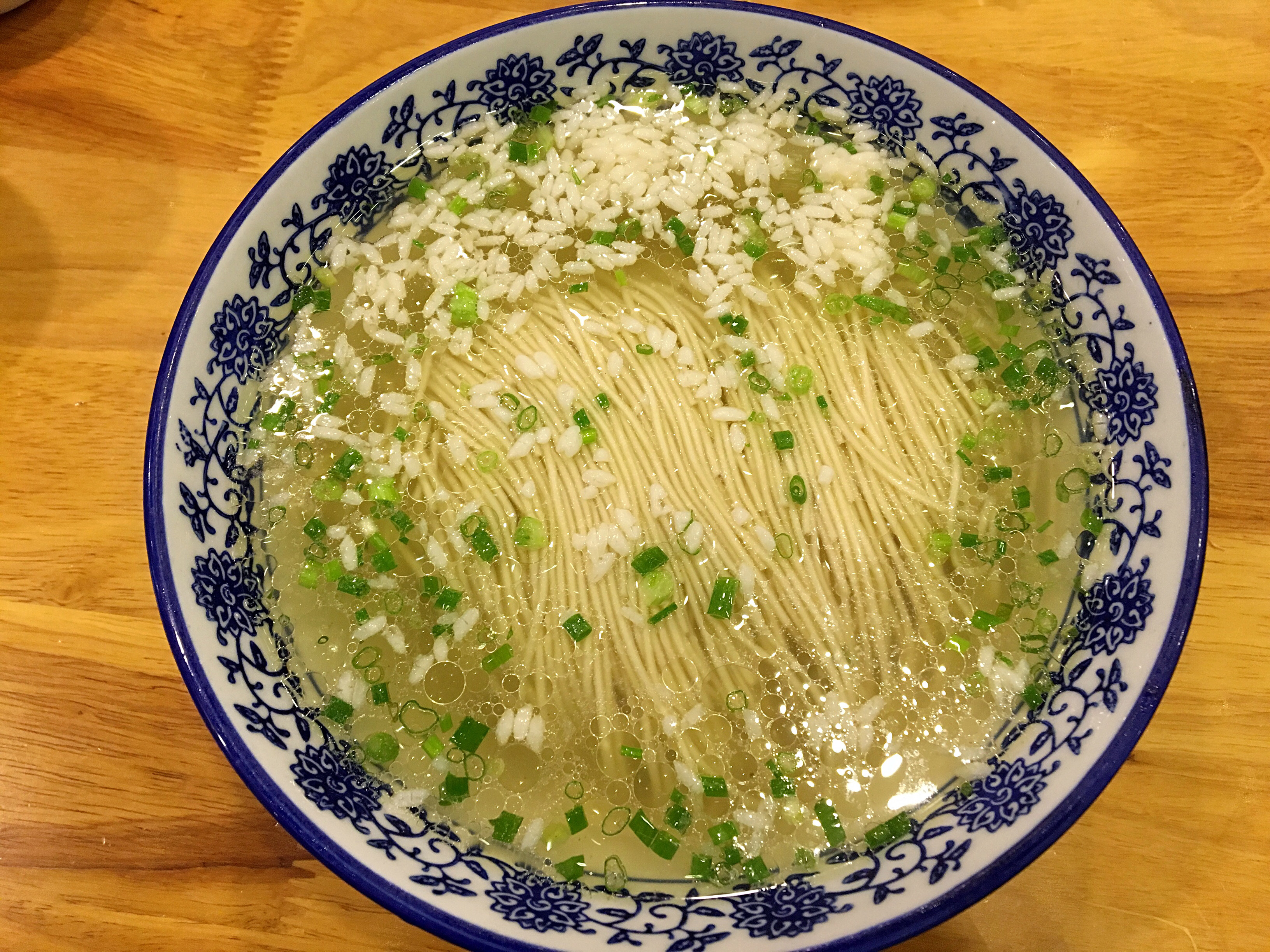 雪沫乳花浮午盏,蓼茸蒿笋试春盘.人间有味是清欢.