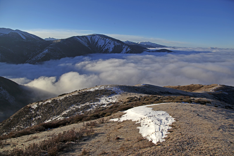 川西岷山雪宝顶晨光云海欣赏