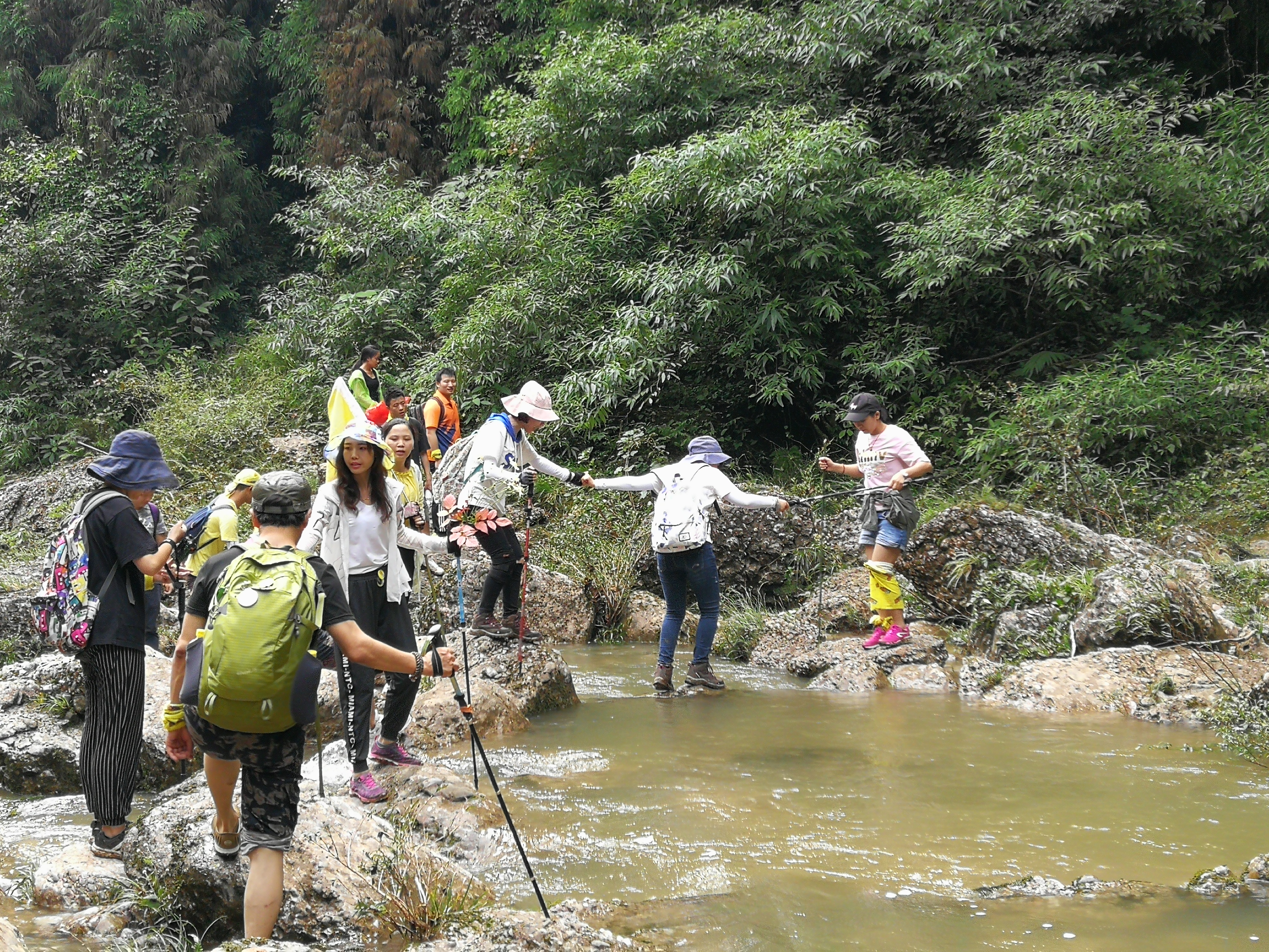 跋山涉水