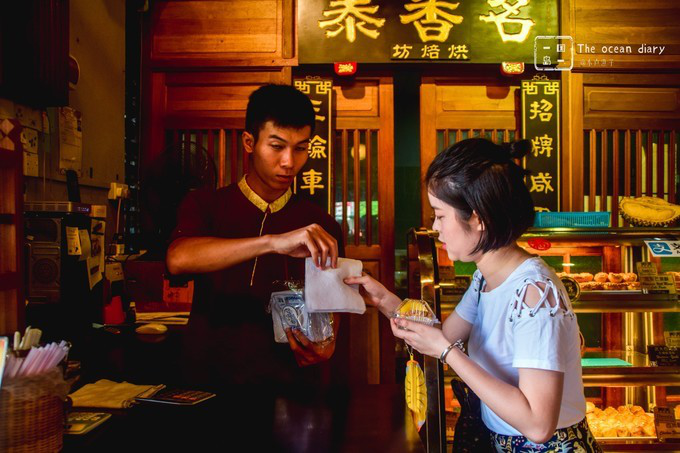 在槟城留恋的,除去榴莲,还有一拍即合的美食和街巷