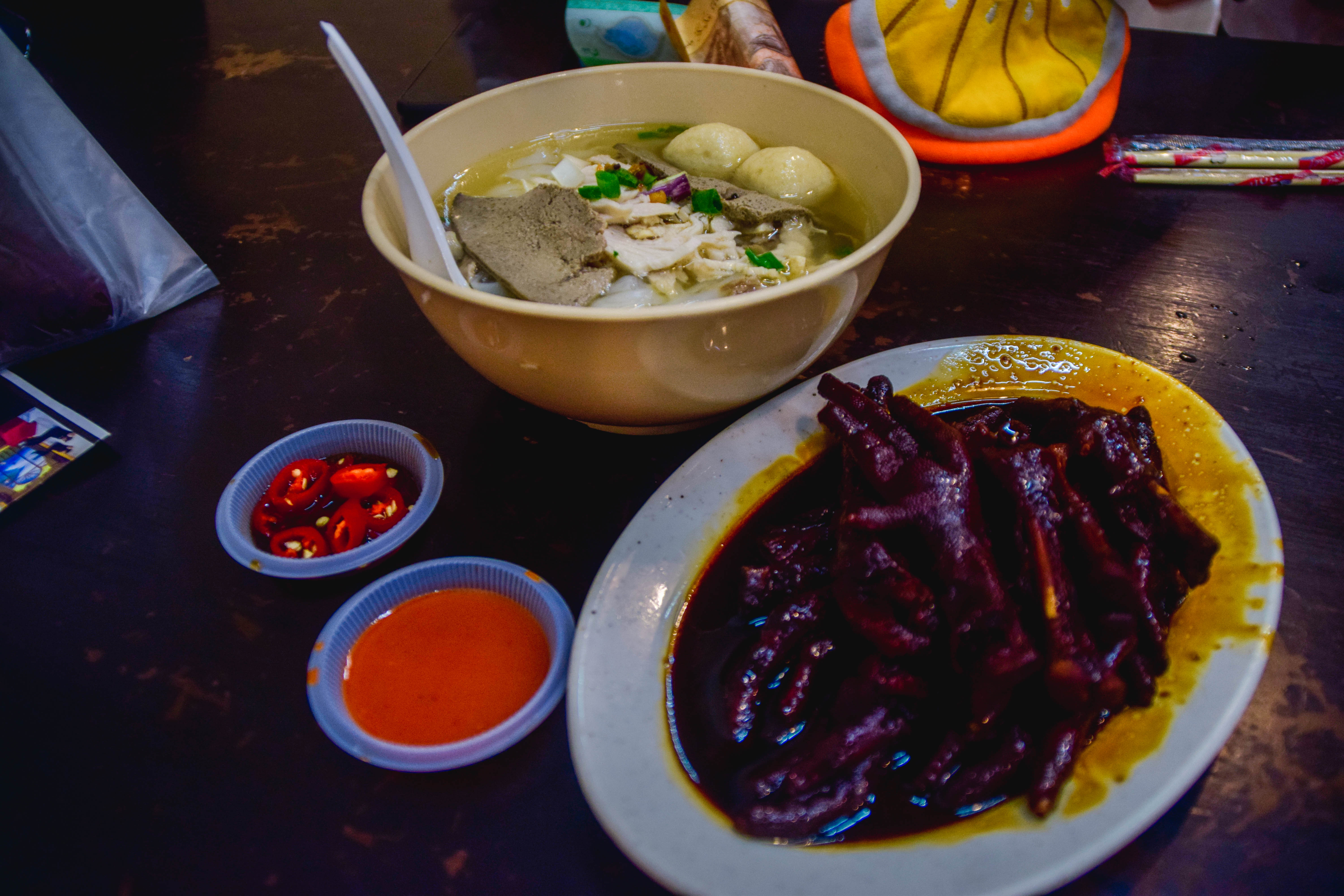 在槟城留恋的,除去榴莲,还有一拍即合的美食和街巷