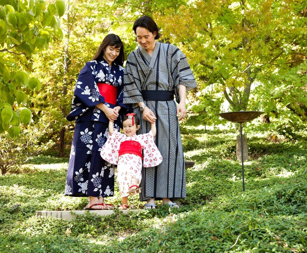 #2019春季花事# 13岁染发化妆做指甲,她爸黄磊都支持,而你还让孩子疯狂上补习班?是时候学学明星的养娃方法了!