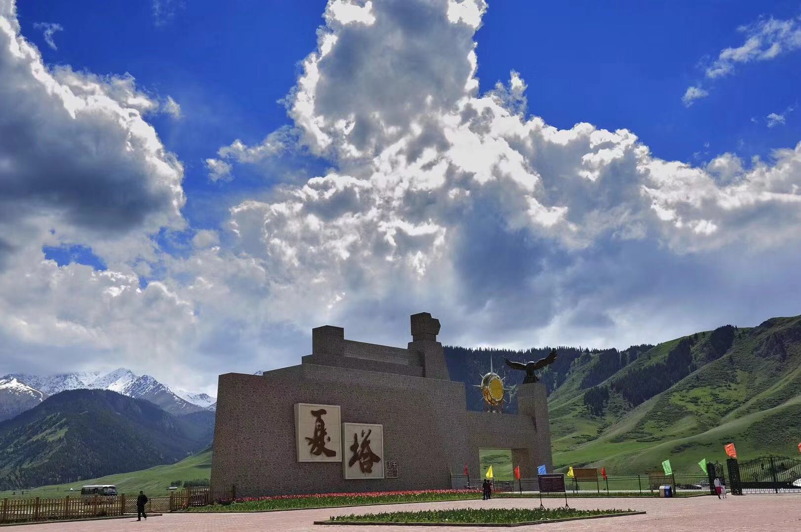 夏特古道,乌孙古道和狼塔c线是新疆徒步穿越的三条