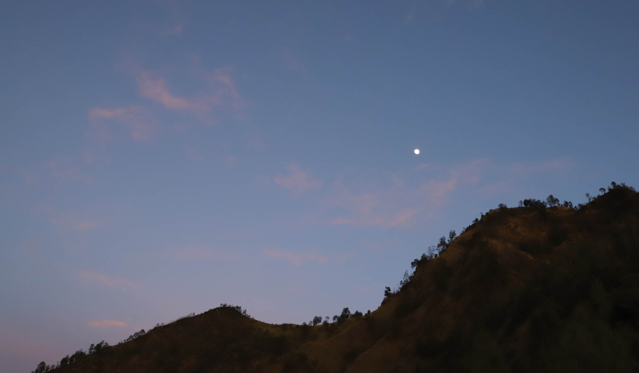 印尼丨28天8座岛，洞穴火山、冲浪游猎，山海故事集