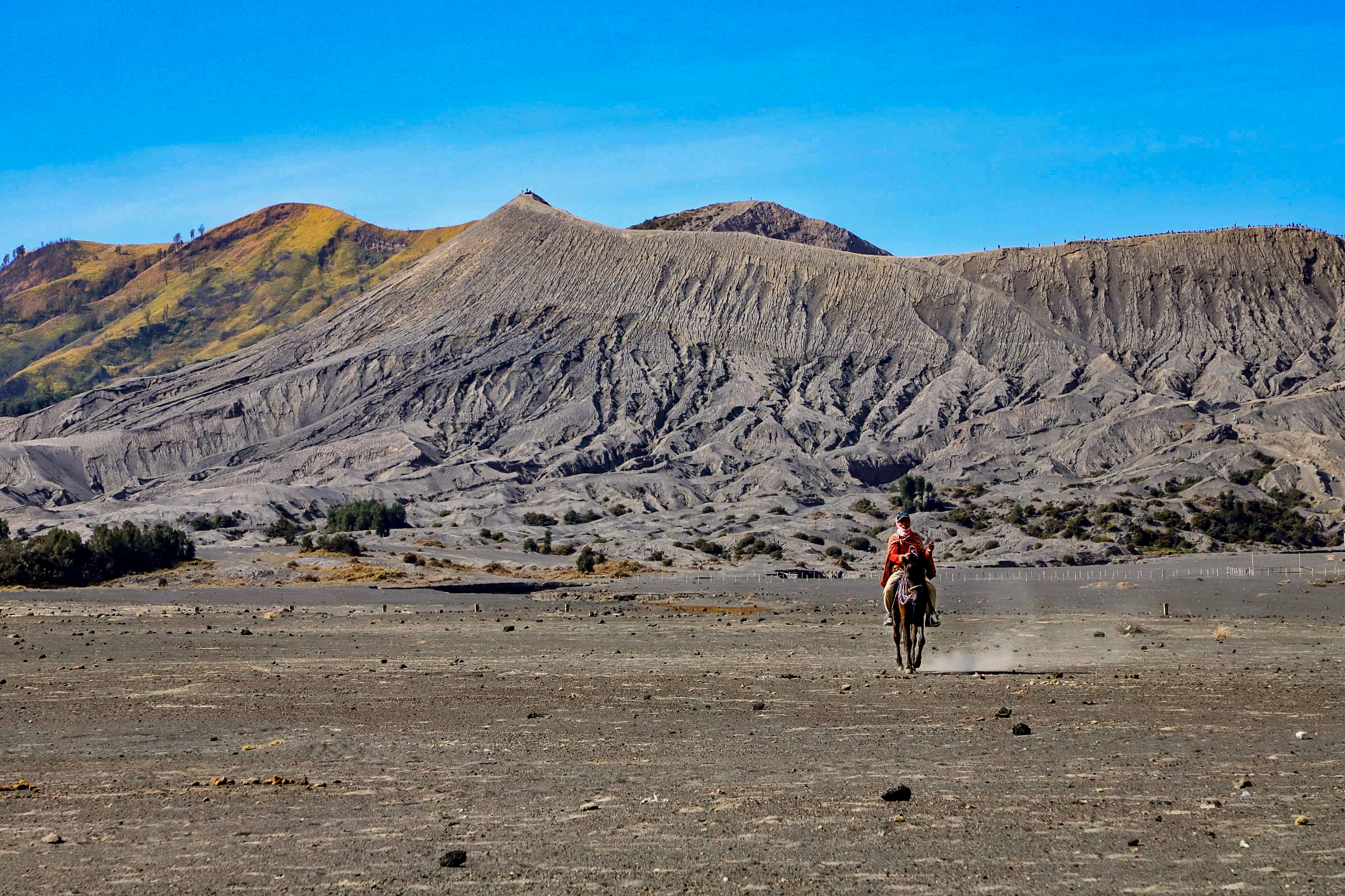 印尼丨28天8座岛，洞穴火山、冲浪游猎，山海故事集