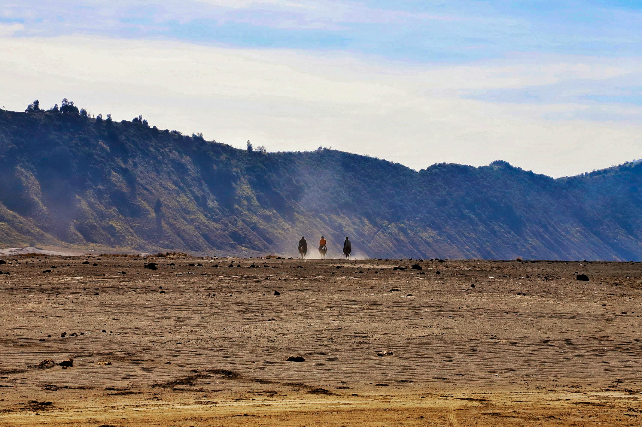 印尼丨28天8座岛，洞穴火山、冲浪游猎，山海故事集