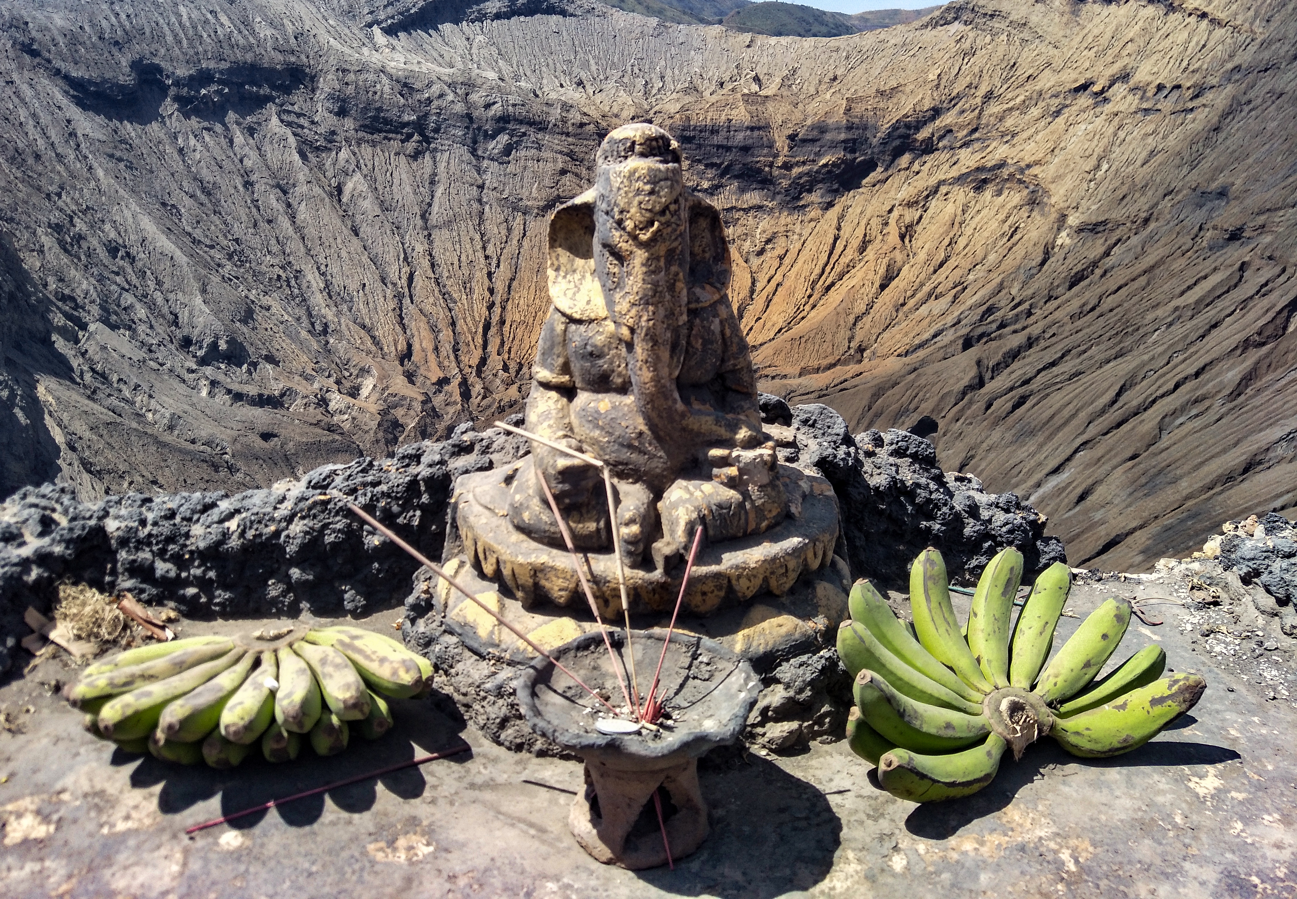 印尼丨28天8座岛，洞穴火山、冲浪游猎，山海故事集