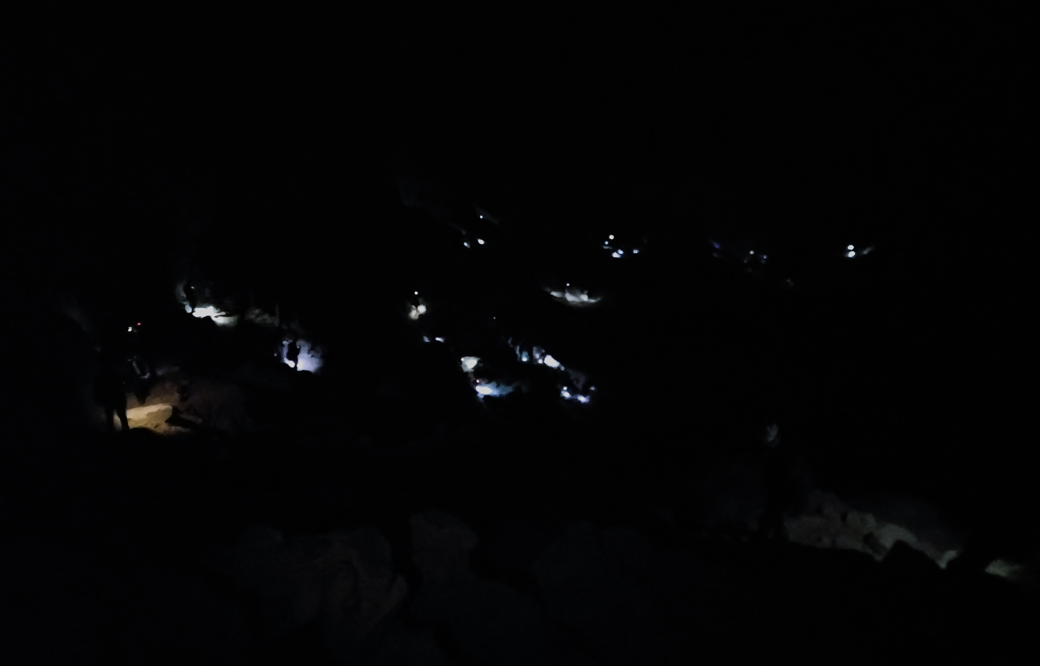 印尼丨28天8座岛，洞穴火山、冲浪游猎，山海故事集