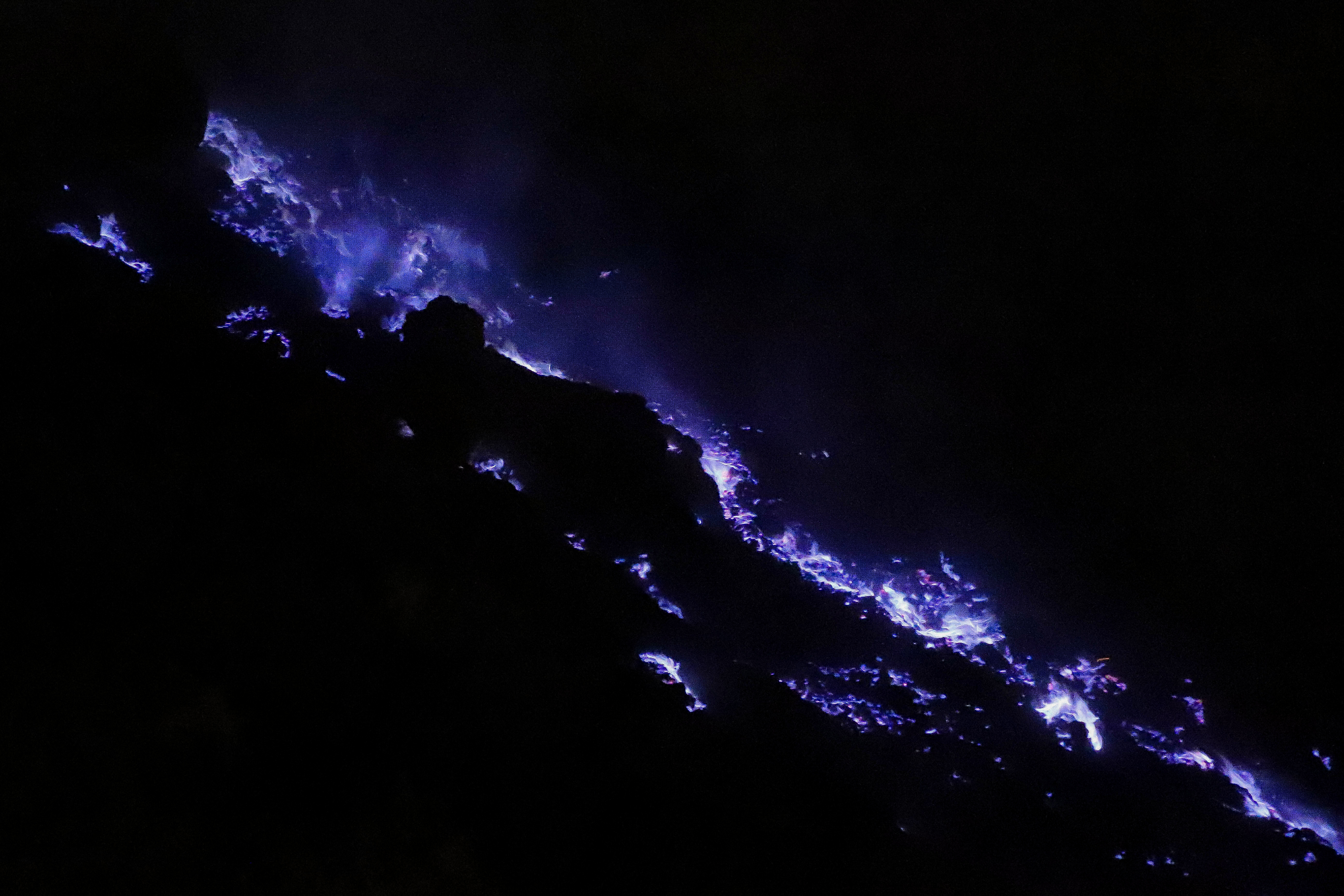 印尼丨28天8座岛，洞穴火山、冲浪游猎，山海故事集