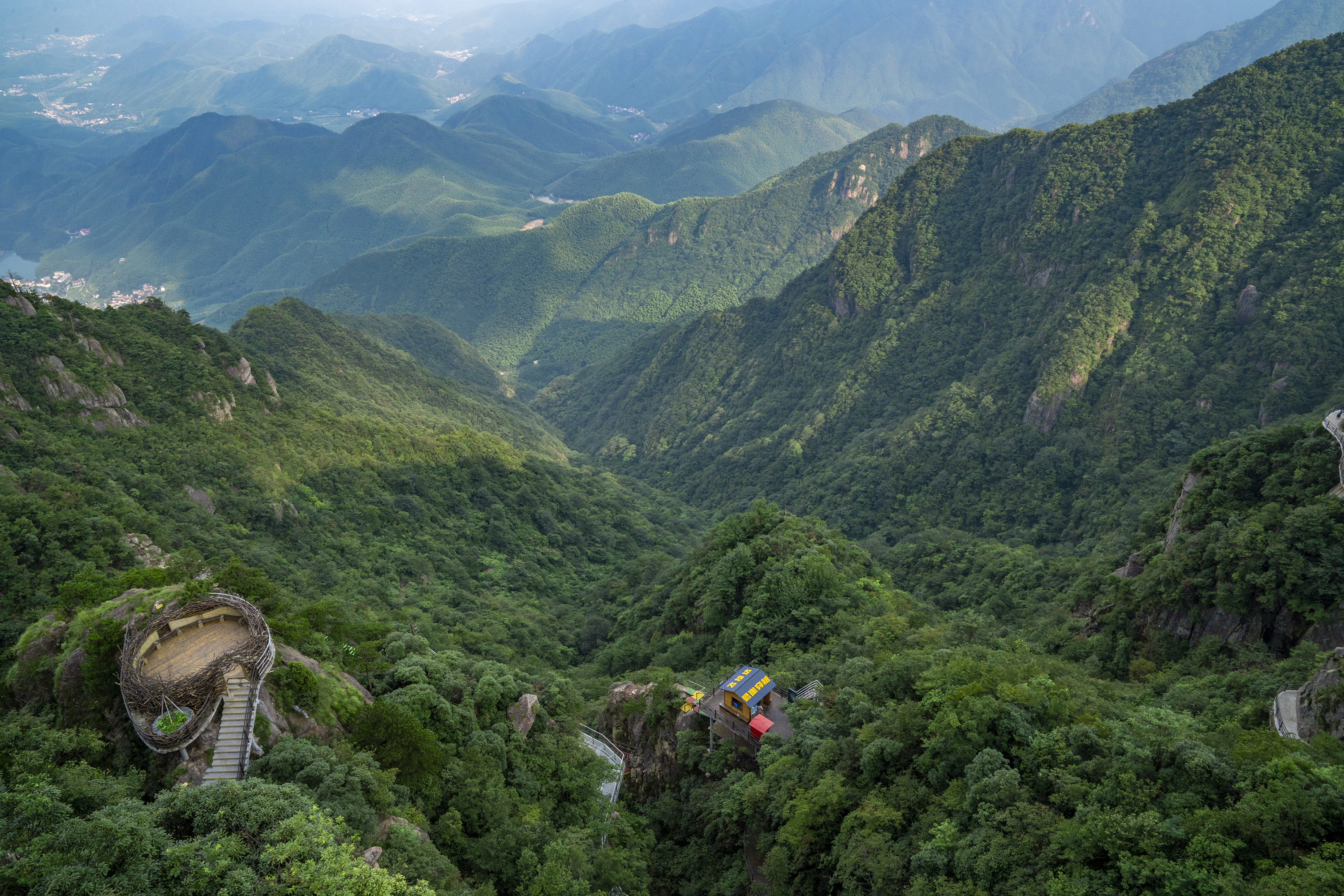 安吉云上草原,感受高山的激情与刺激,夏天就该放肆玩儿