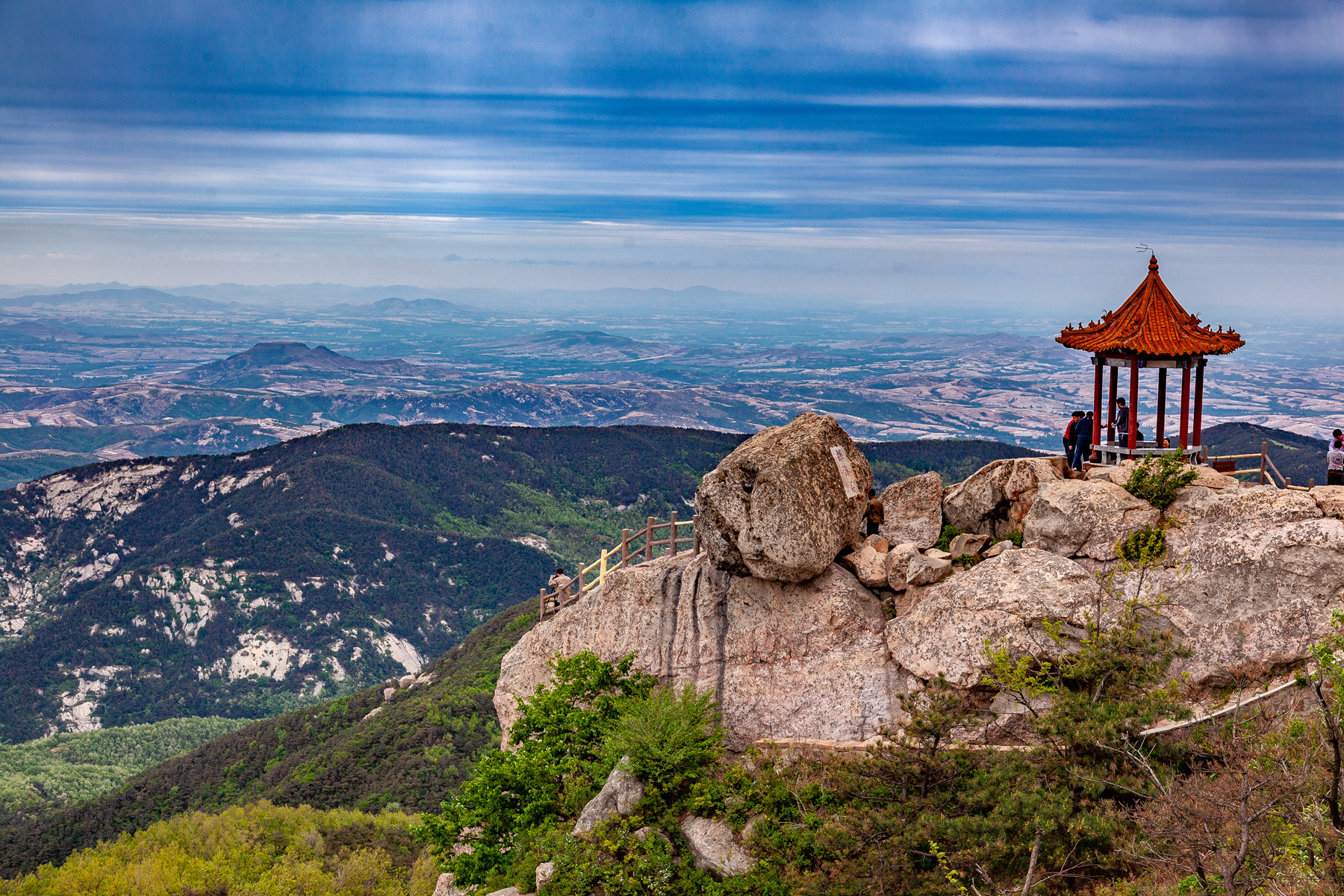 沂蒙山不是一座山 作为五镇之首的沂山在潍坊 和临沂蒙山相隔180公里
