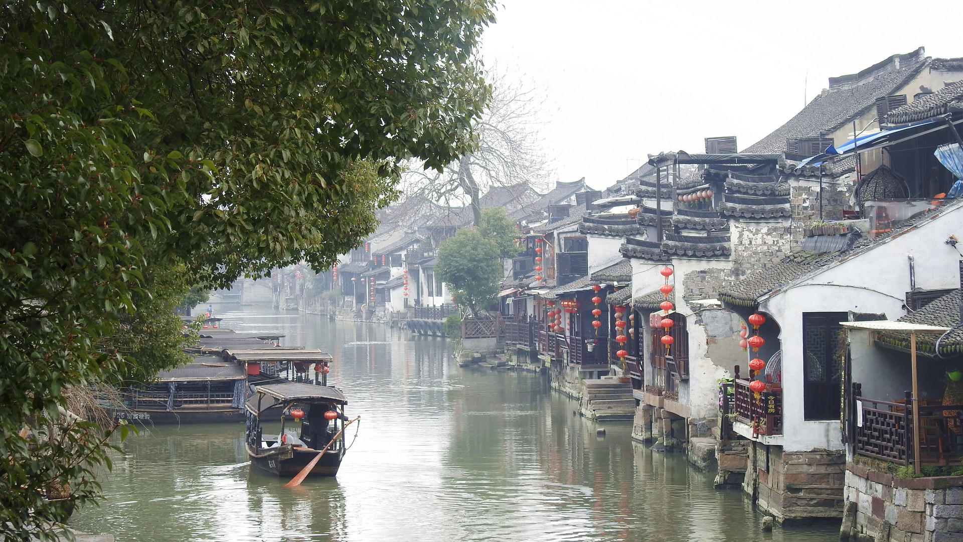 这个深秋找个古镇住上几日,离得远远的城市的喧嚣,享受宁静!