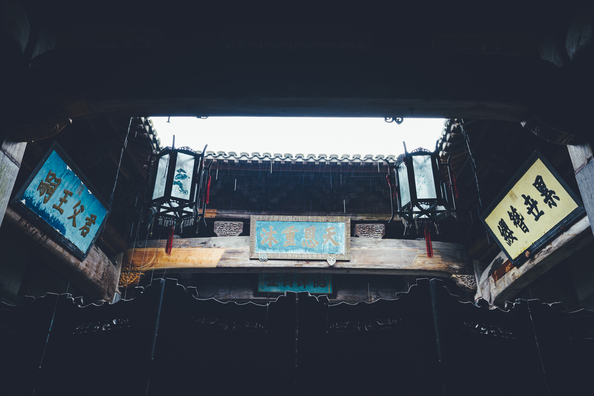 古道西风神车,小桥徽商人家,朝阳初上,自嗨人浪天涯~