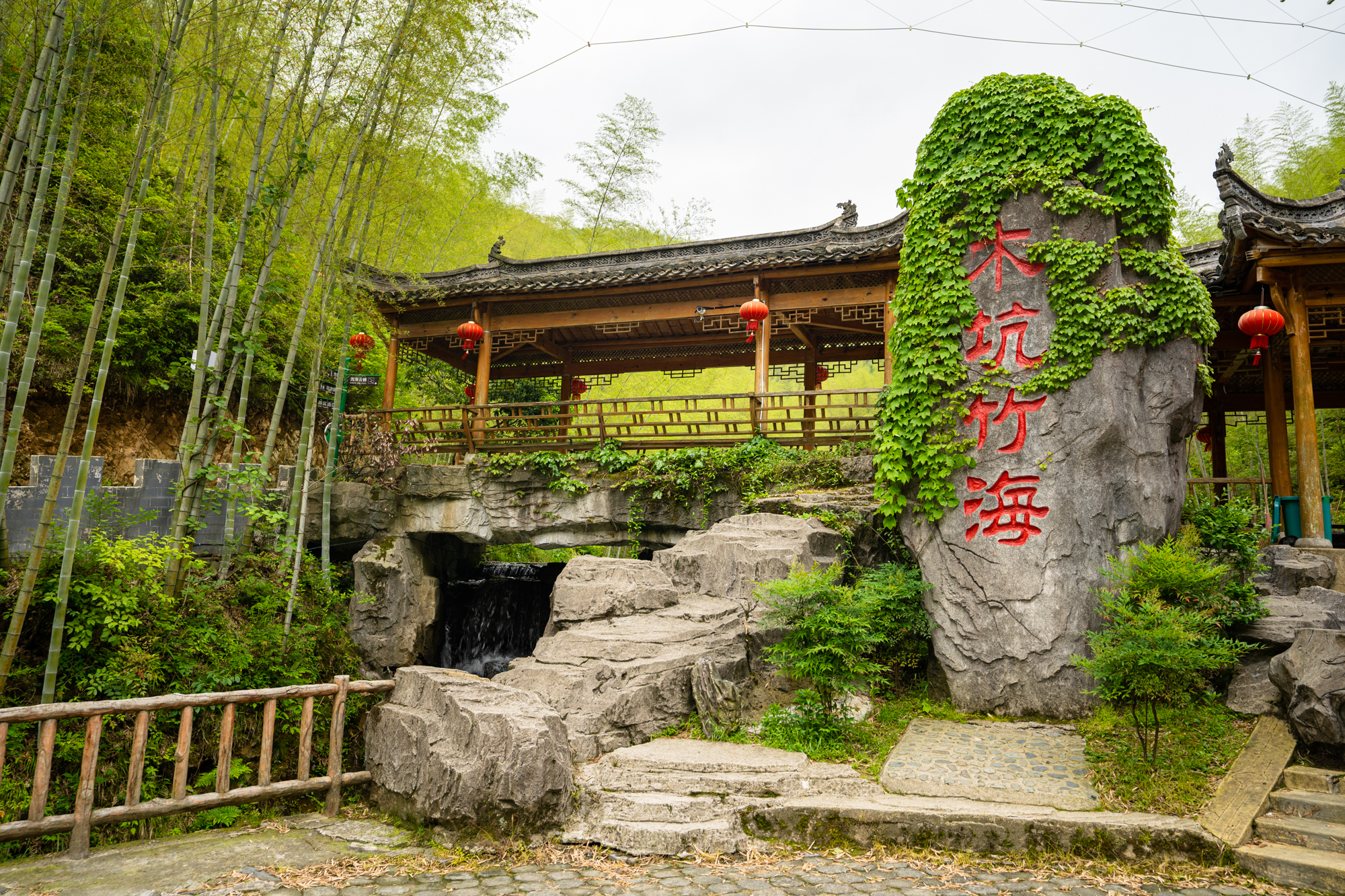 古道西风神车,小桥徽商人家,朝阳初上,自嗨人浪天涯~