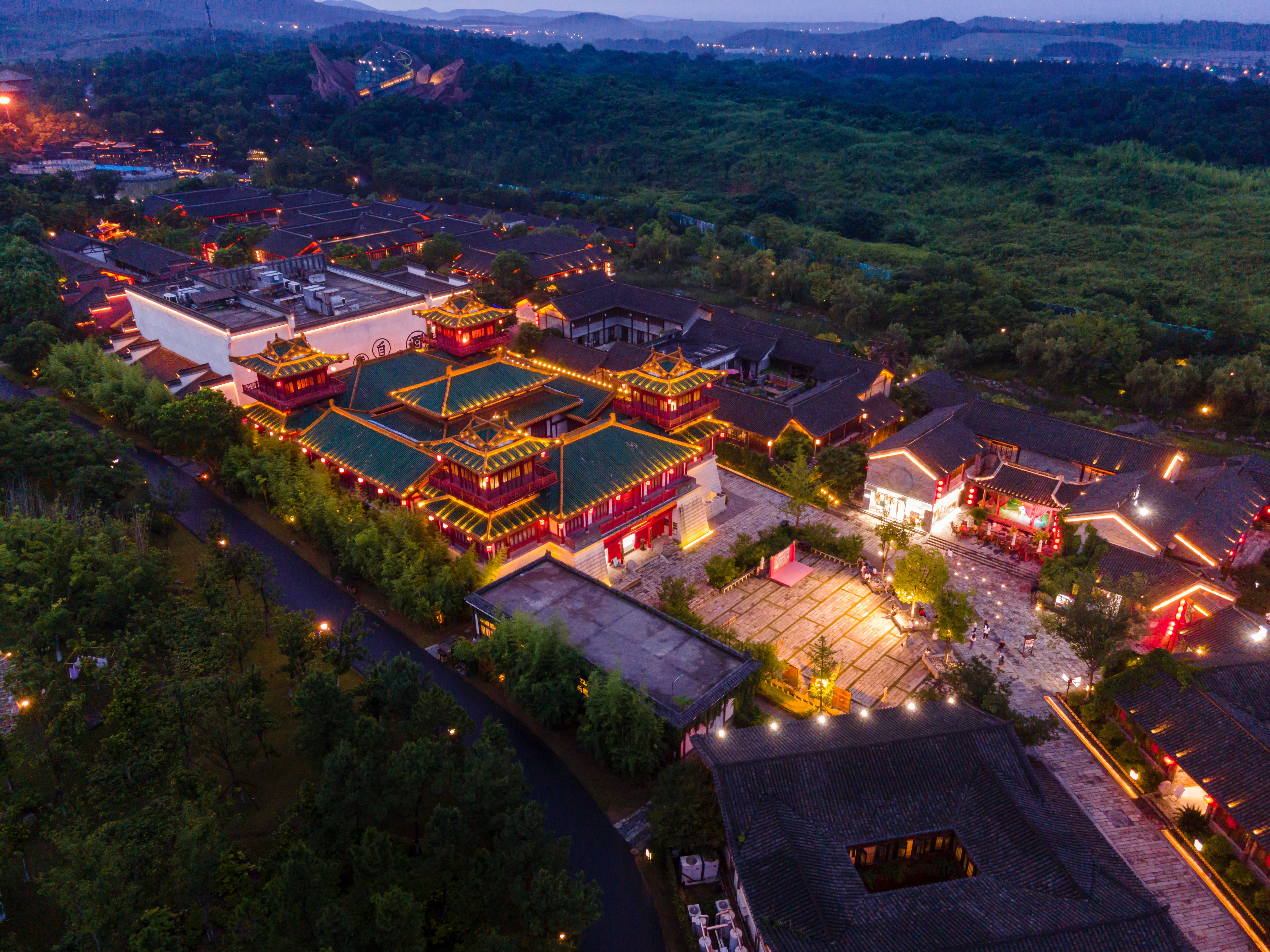 暑假打卡东方盐湖城,玩好江南逍遥仙镇