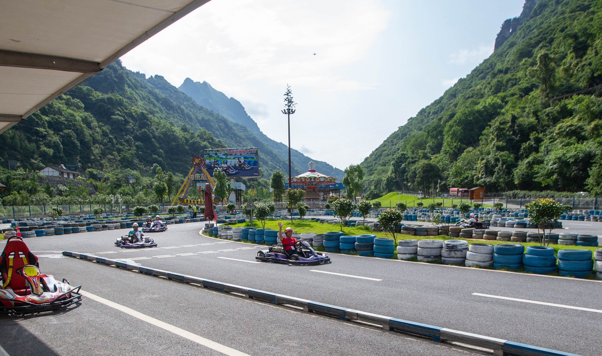 宜昌旅游不容错过:夜游长江,翻越葛洲坝,现实版水涨船高