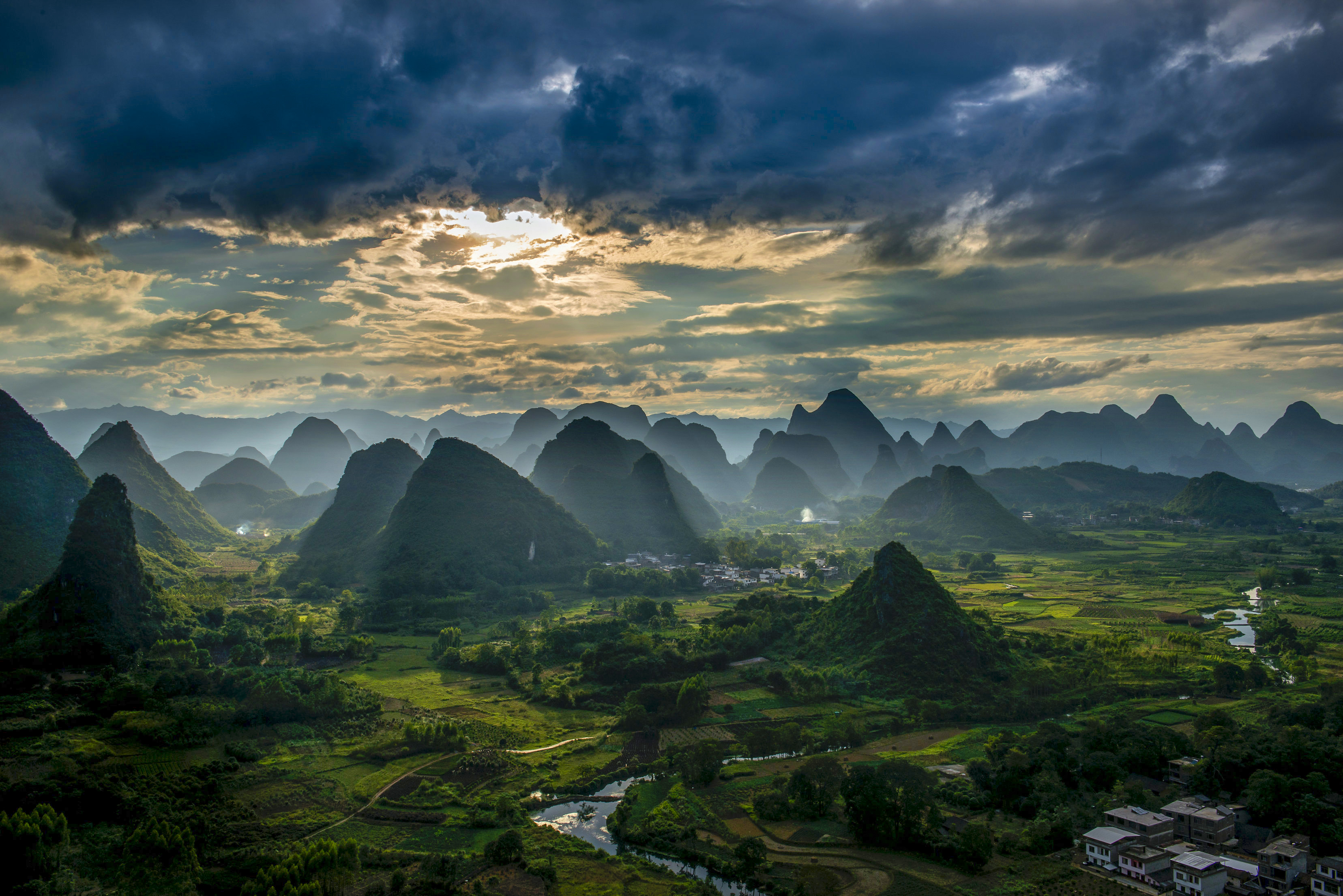 <a target='_blank' href='https://bbs.youxiake.com/mdd/1581.html'>广西</a>