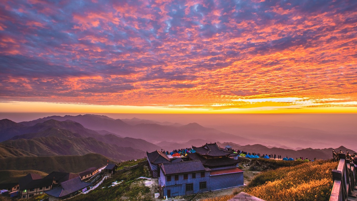 <a target='_blank' href='https://bbs.youxiake.com/mdd/1696.html'>武功山</a>