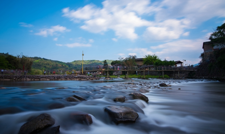 <a target='_blank' href='https://bbs.youxiake.com/mdd/100.html'>厦门</a>