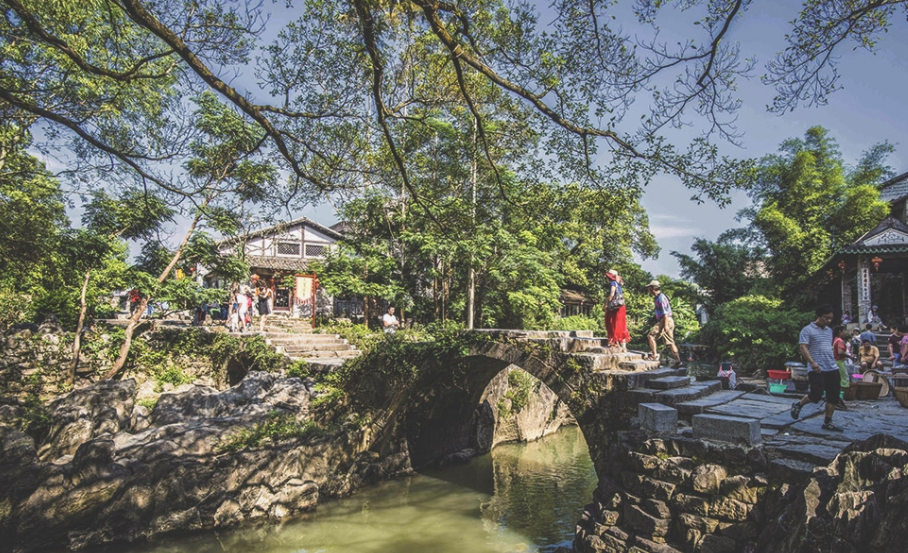 <a target='_blank' href='https://bbs.youxiake.com/mdd/1581.html'>广西</a>